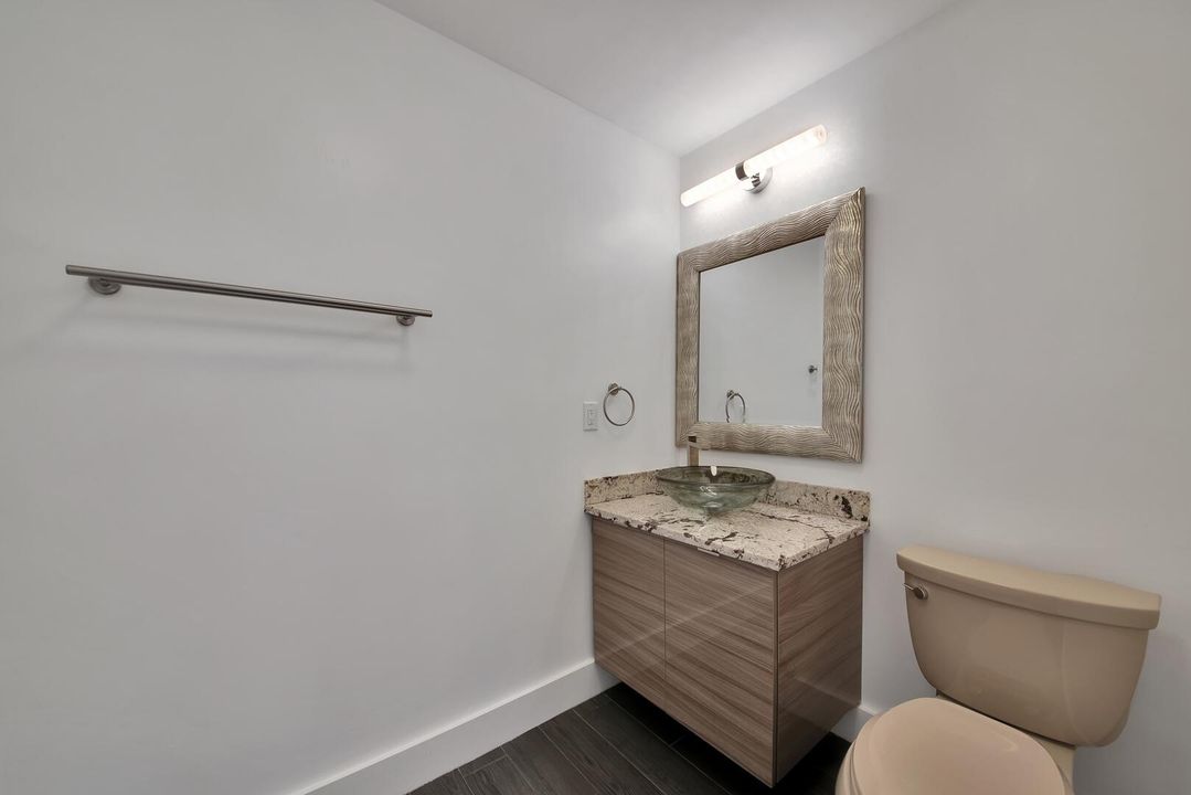 For Sale: $439,900 (2 beds, 2 baths, 1649 Square Feet)