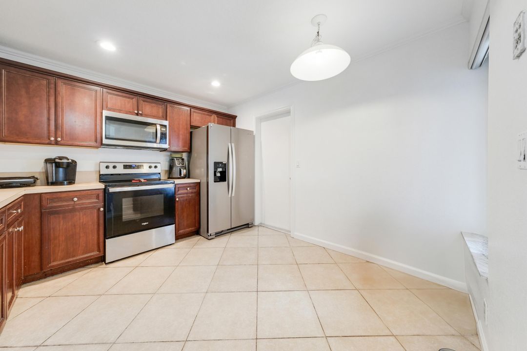 For Sale: $380,000 (3 beds, 2 baths, 1571 Square Feet)