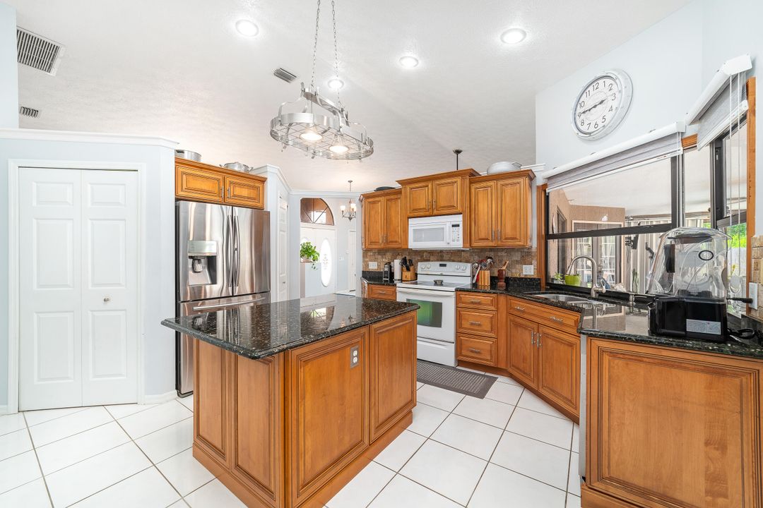 For Sale: $485,000 (3 beds, 2 baths, 1862 Square Feet)