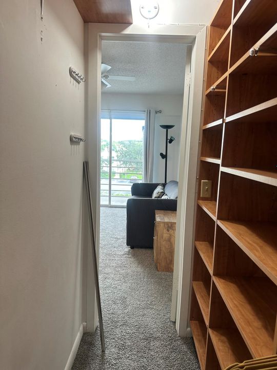 For Rent: $2,000 (2 beds, 2 baths, 835 Square Feet)