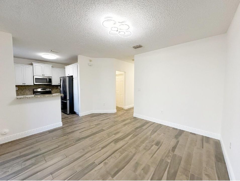 For Rent: $3,150 (2 beds, 2 baths, 1480 Square Feet)