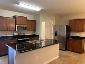 For Rent: $2,700 (4 beds, 2 baths, 1838 Square Feet)