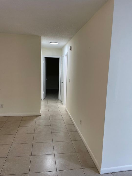 For Rent: $2,100 (2 beds, 2 baths, 1026 Square Feet)