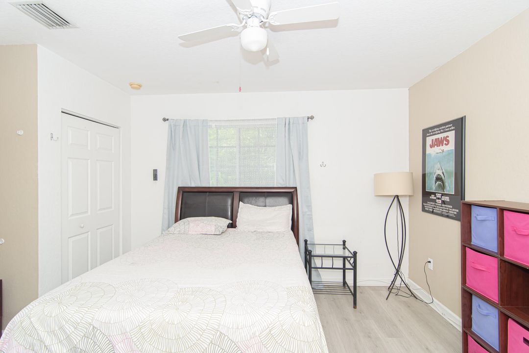 For Sale: $307,000 (2 beds, 2 baths, 1221 Square Feet)