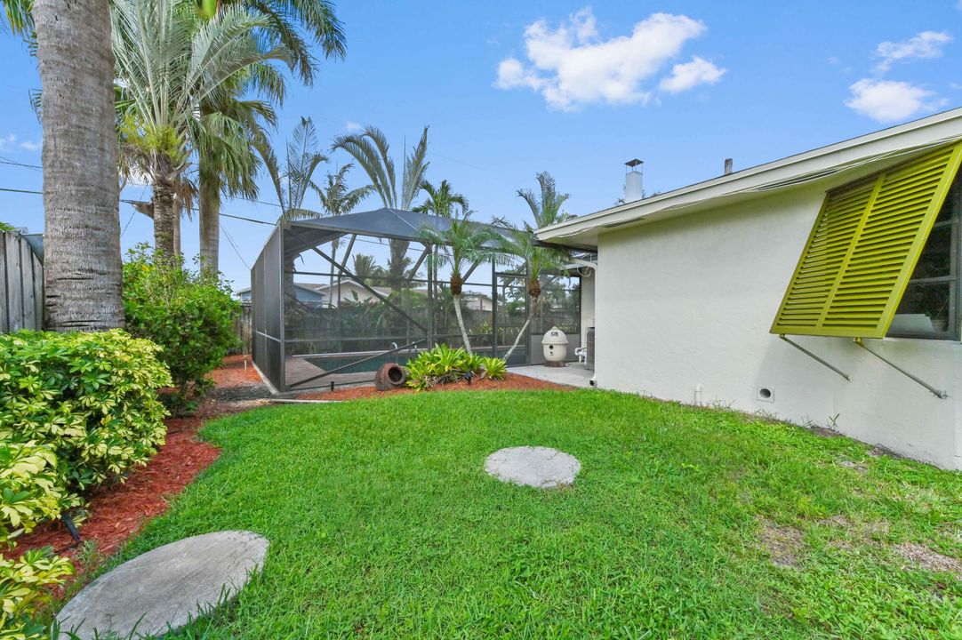 For Sale: $695,000 (4 beds, 2 baths, 2267 Square Feet)