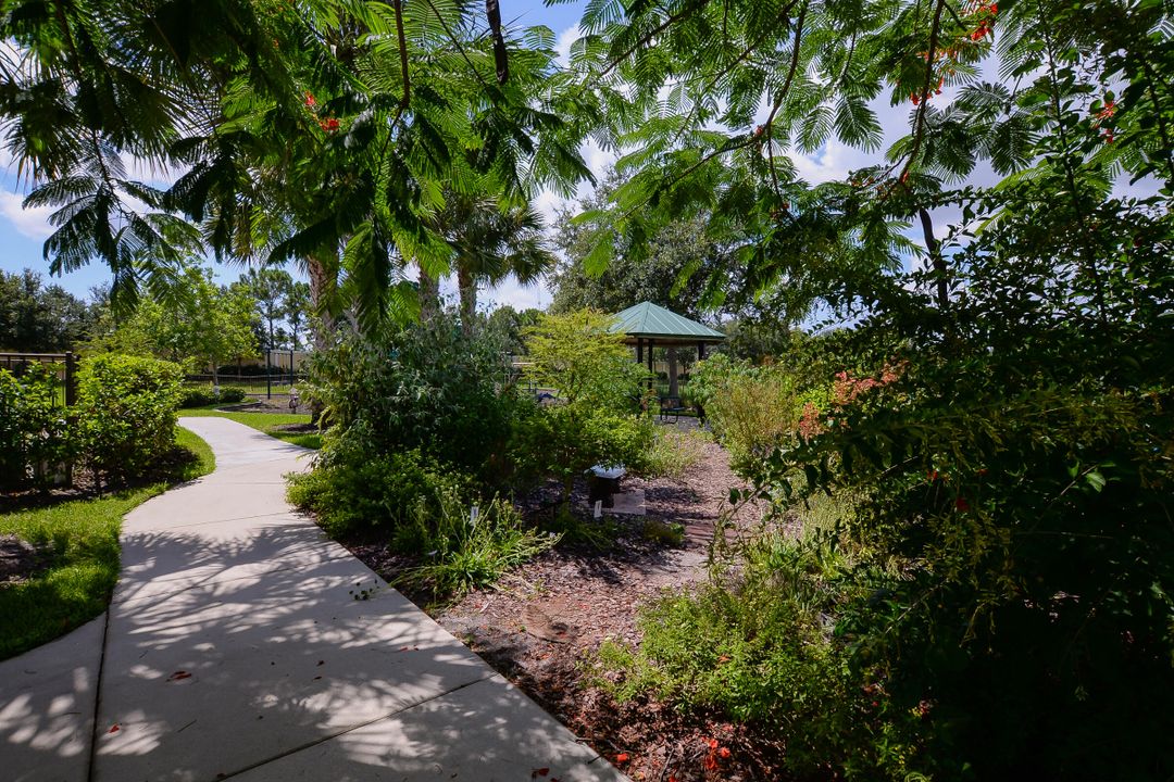 For Sale: $825,000 (3 beds, 2 baths, 3095 Square Feet)