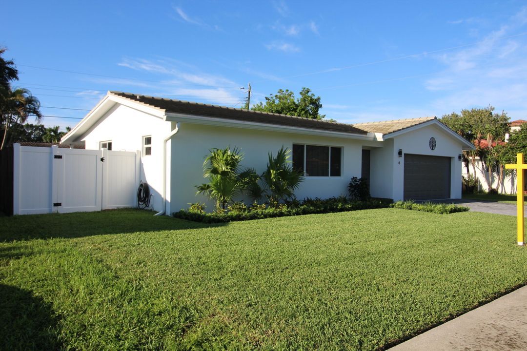 For Sale: $782,500 (3 beds, 2 baths, 1422 Square Feet)