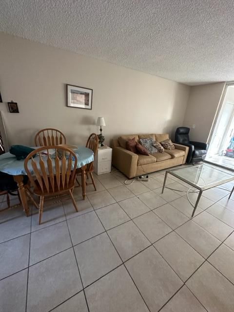 For Sale: $155,000 (2 beds, 2 baths, 1005 Square Feet)