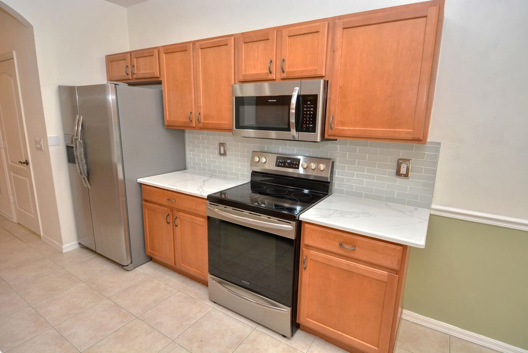 For Rent: $2,000 (3 beds, 2 baths, 1353 Square Feet)