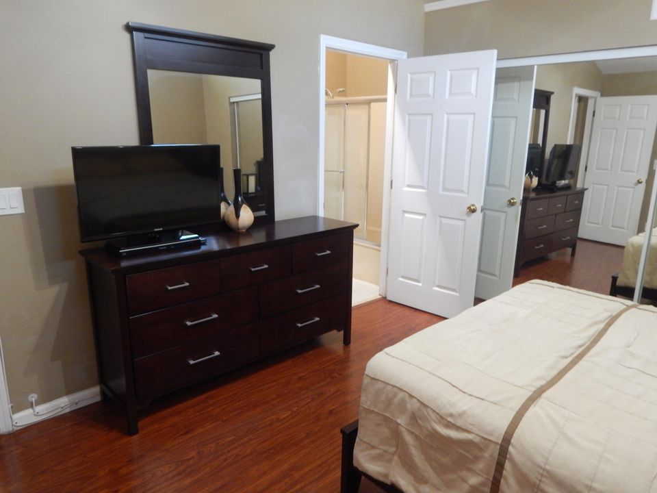 For Sale: $385,000 (2 beds, 2 baths, 1134 Square Feet)