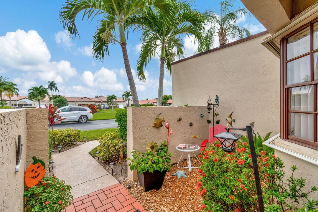 For Sale: $359,900 (2 beds, 2 baths, 1314 Square Feet)