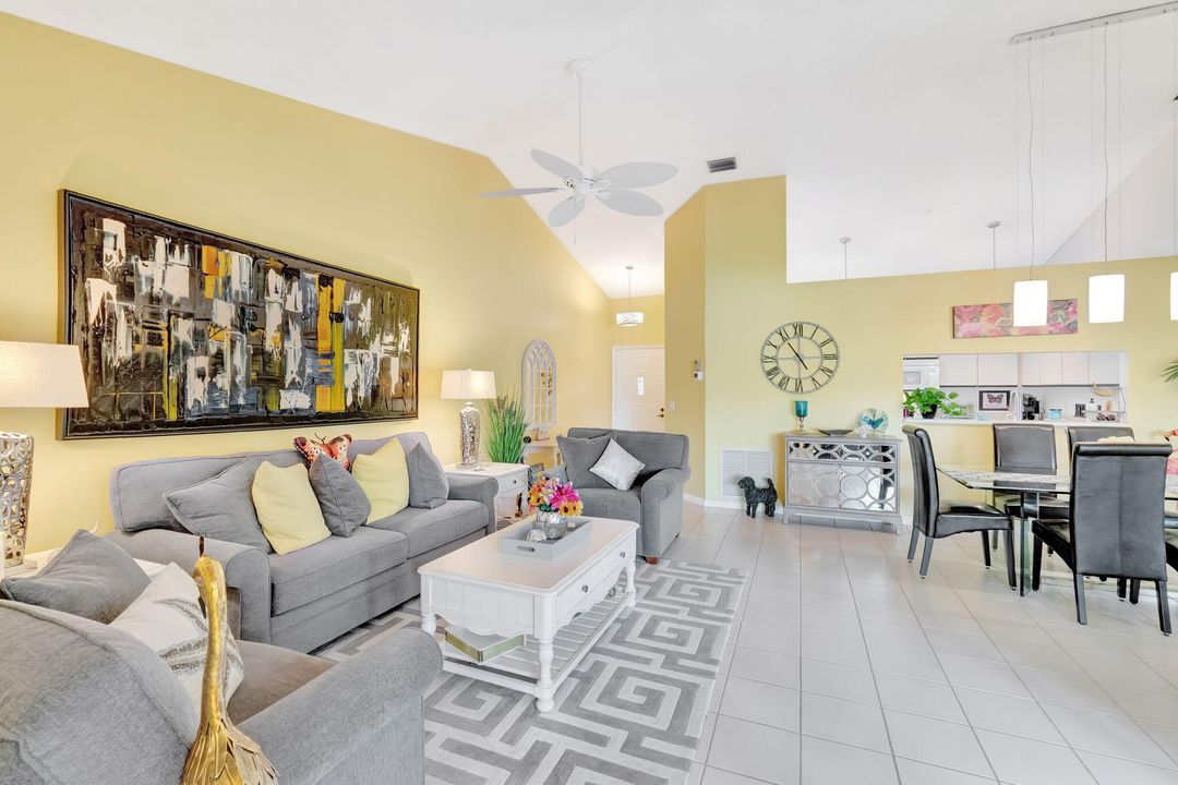 For Sale: $359,900 (2 beds, 2 baths, 1314 Square Feet)