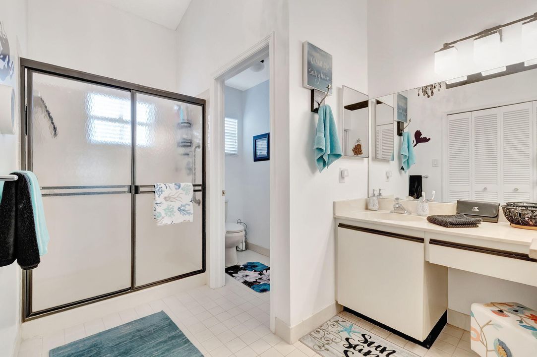 For Sale: $359,900 (2 beds, 2 baths, 1314 Square Feet)