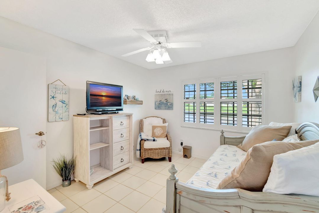 For Sale: $359,900 (2 beds, 2 baths, 1314 Square Feet)