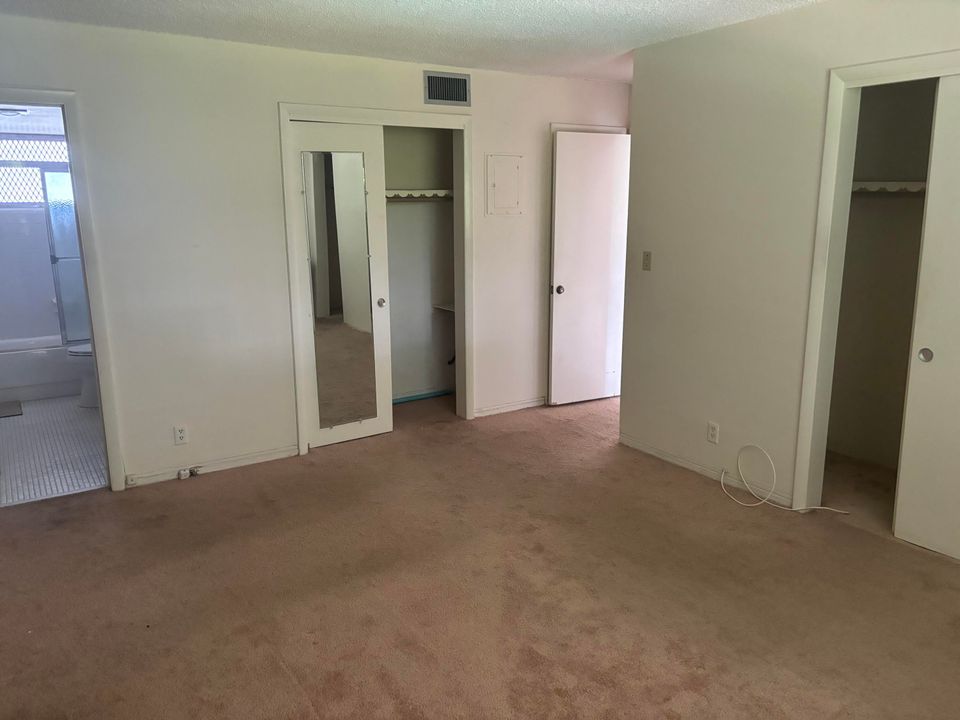 For Rent: $1,600 (1 beds, 1 baths, 720 Square Feet)