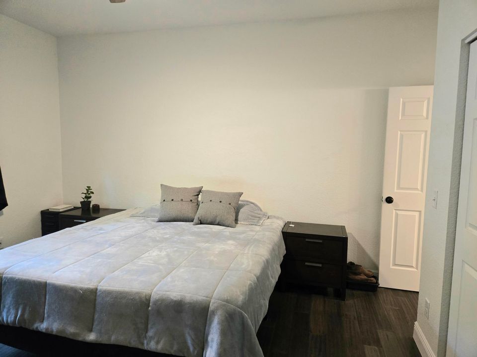 For Sale: $485,000 (3 beds, 2 baths, 1395 Square Feet)