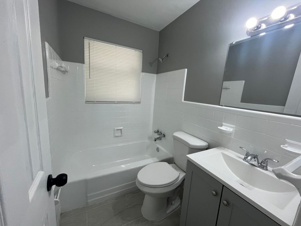 For Sale: $274,900 (3 beds, 1 baths, 936 Square Feet)