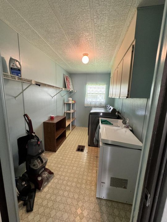 For Sale: $44,900 (2 beds, 2 baths, 1350 Square Feet)