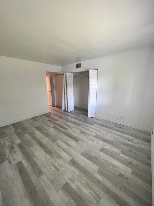 For Rent: $2,850 (2 beds, 2 baths, 957 Square Feet)