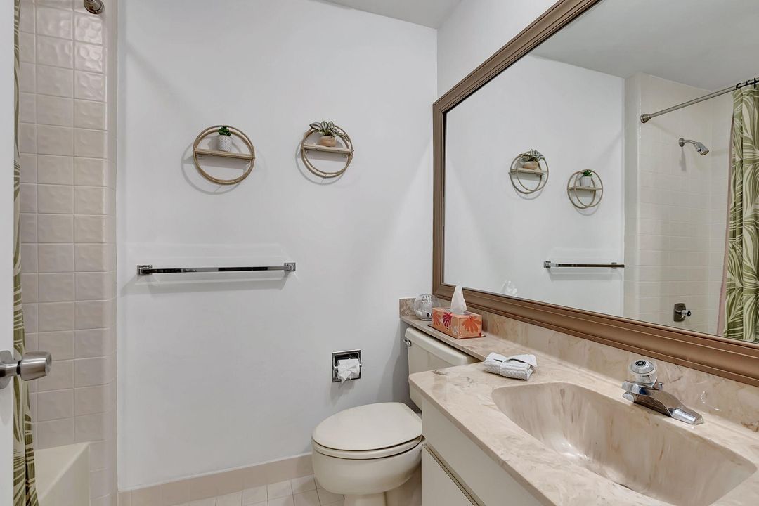 For Sale: $399,000 (2 beds, 2 baths, 1108 Square Feet)