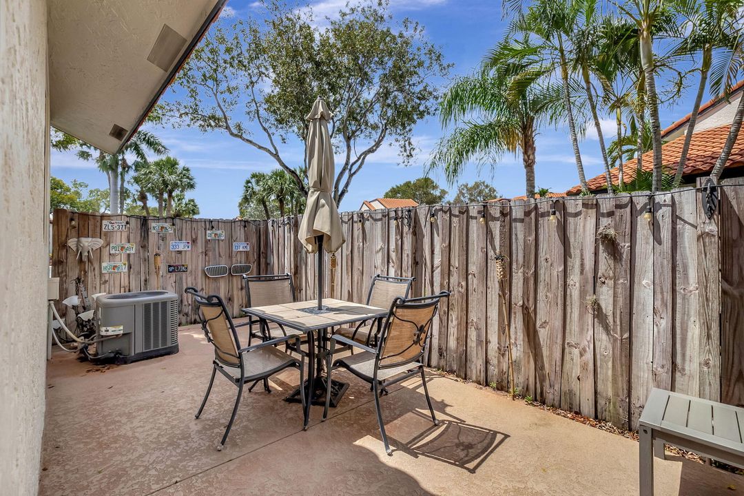 For Sale: $399,000 (2 beds, 2 baths, 1108 Square Feet)