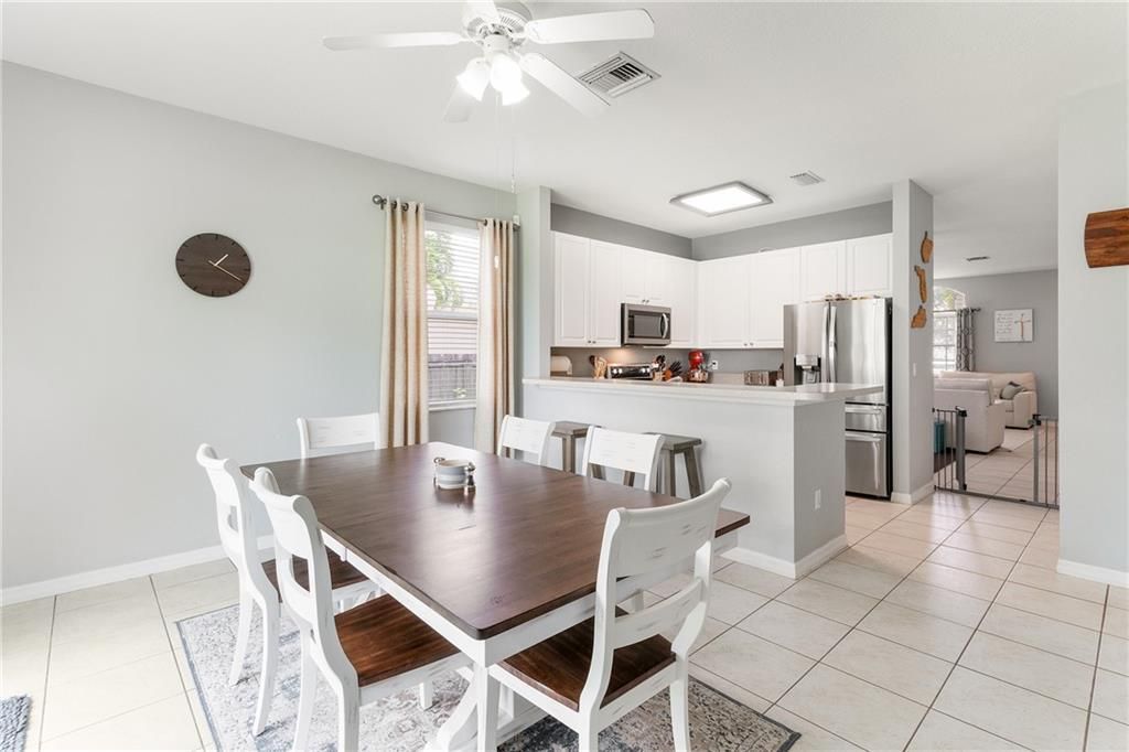 For Sale: $349,900 (3 beds, 2 baths, 1618 Square Feet)