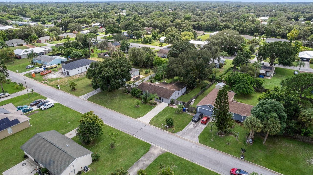 For Sale: $278,000 (3 beds, 2 baths, 1262 Square Feet)