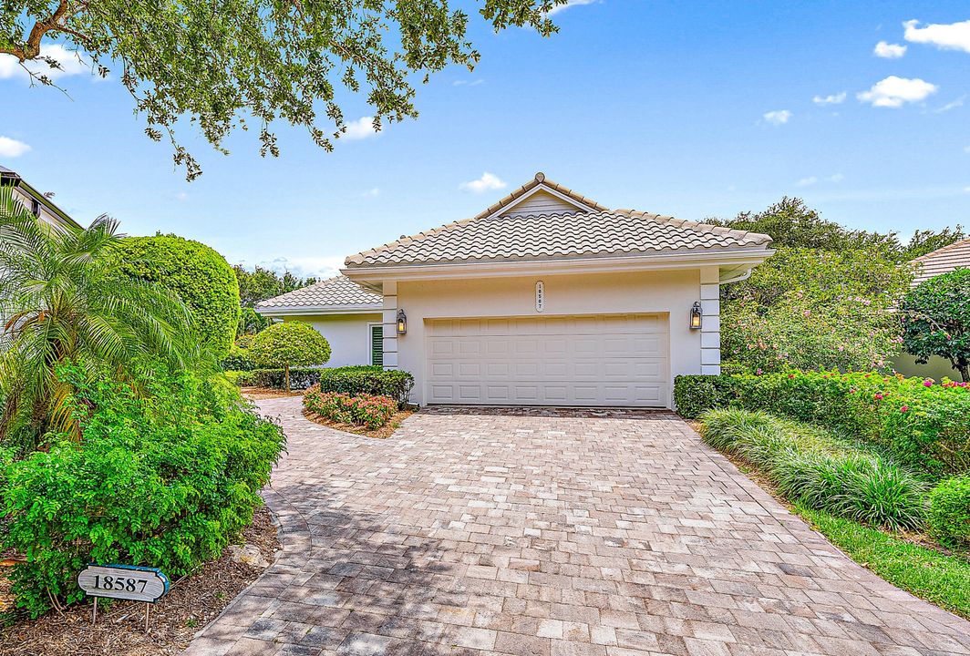 For Sale: $2,950,000 (3 beds, 3 baths, 3230 Square Feet)