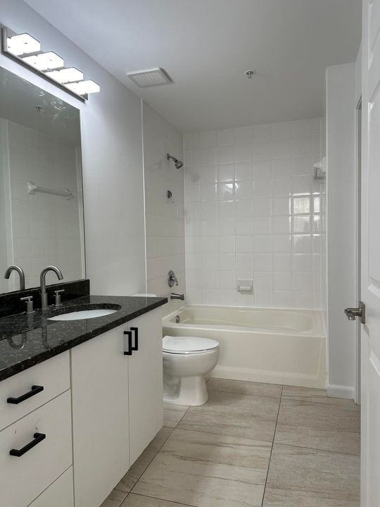 For Rent: $2,250 (1 beds, 1 baths, 756 Square Feet)