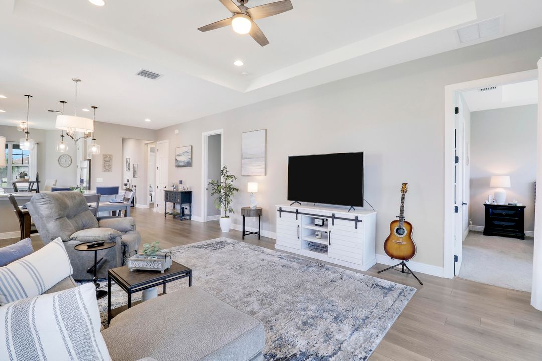 For Sale: $454,900 (3 beds, 2 baths, 1646 Square Feet)