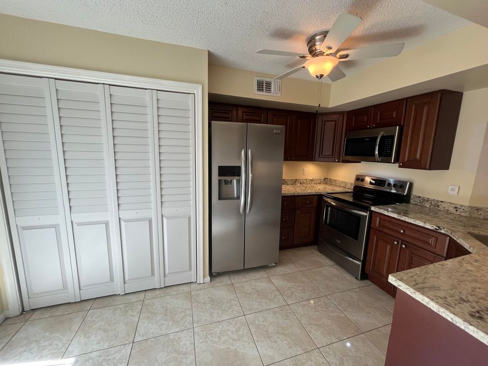 For Rent: $3,500 (3 beds, 2 baths, 1468 Square Feet)