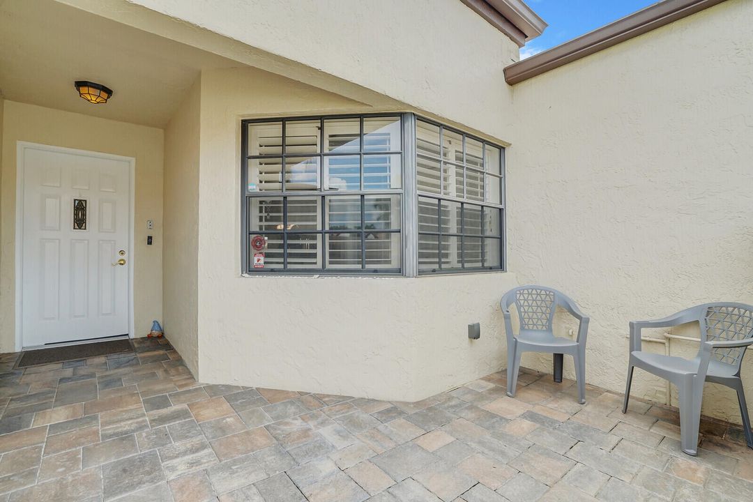 For Sale: $415,000 (2 beds, 2 baths, 1545 Square Feet)