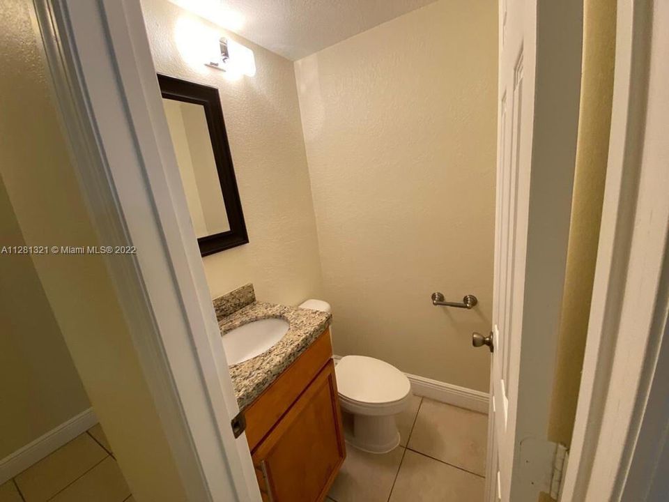 For Rent: $1,875 (2 beds, 1 baths, 1088 Square Feet)