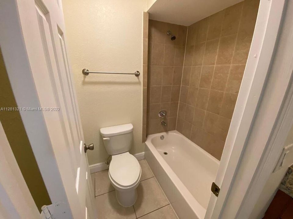 For Rent: $1,875 (2 beds, 1 baths, 1088 Square Feet)