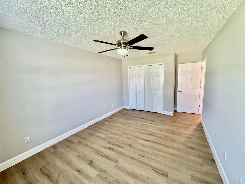 For Sale: $349,900 (3 beds, 2 baths, 1387 Square Feet)