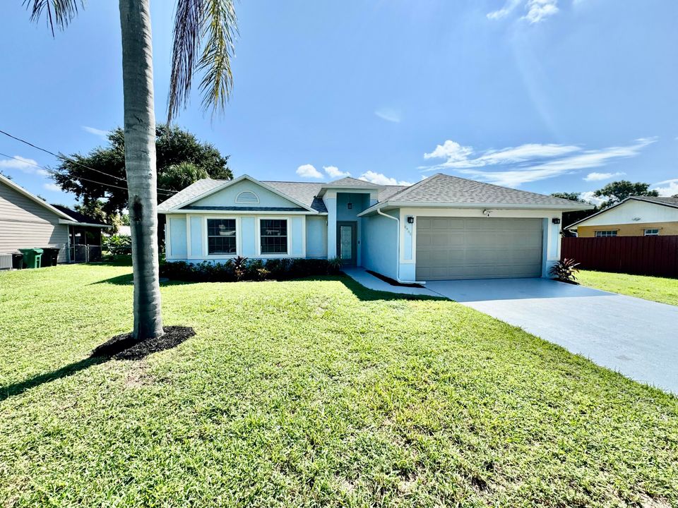 For Sale: $349,900 (3 beds, 2 baths, 1387 Square Feet)