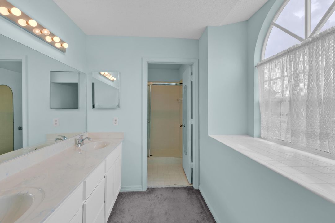 For Sale: $435,000 (3 beds, 2 baths, 1876 Square Feet)