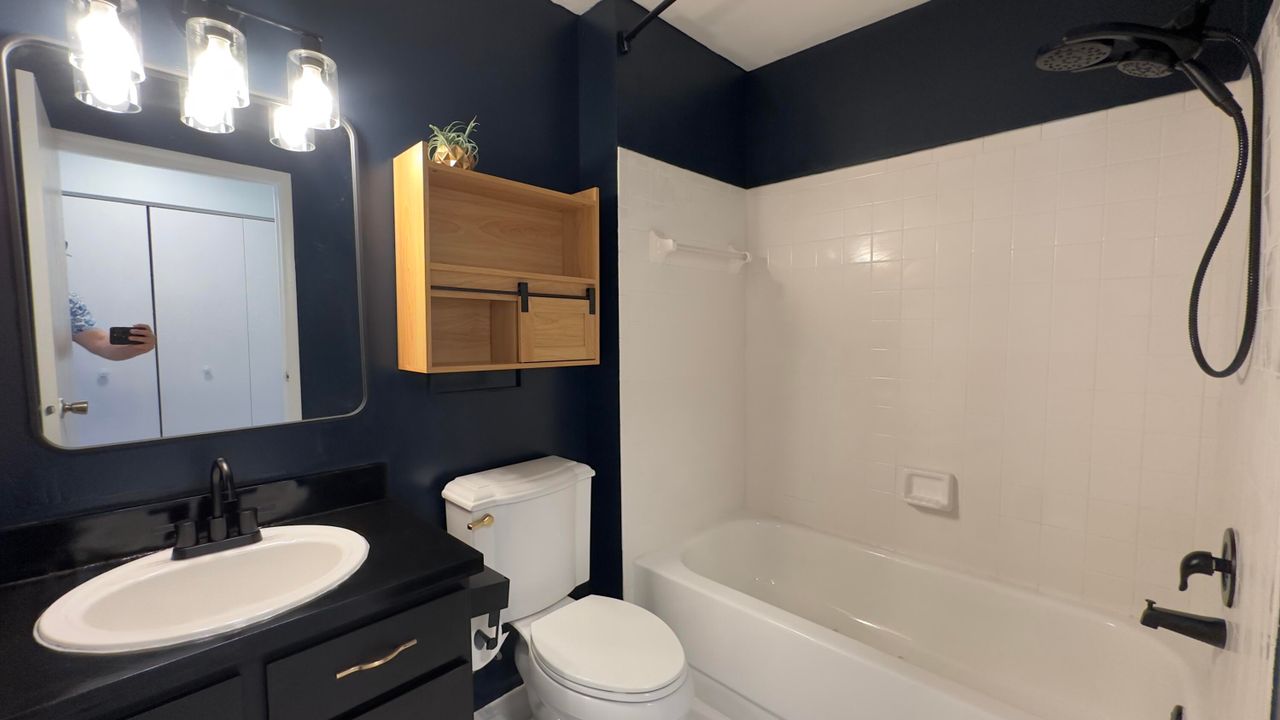 For Rent: $2,895 (3 beds, 2 baths, 1221 Square Feet)