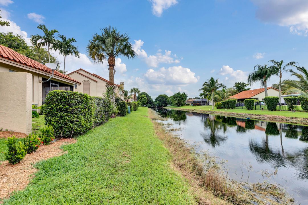 For Sale: $435,000 (3 beds, 2 baths, 1876 Square Feet)