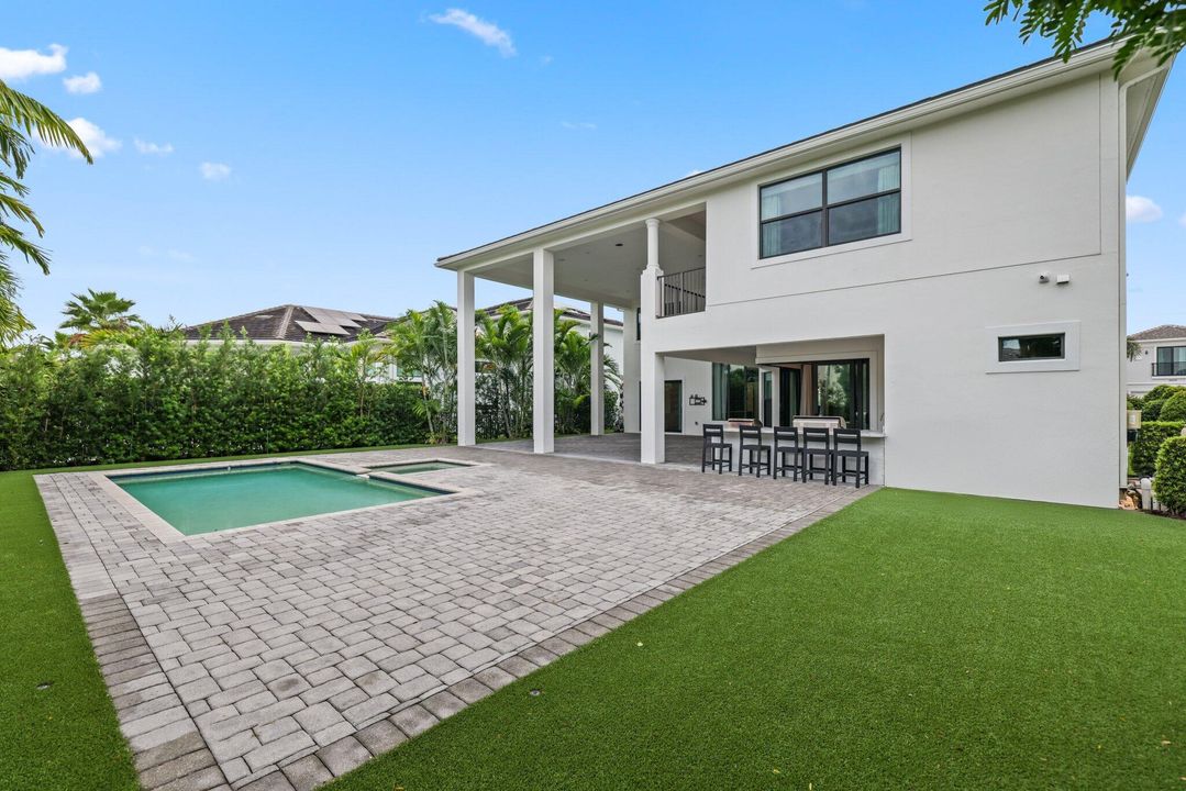 Active With Contract: $3,095,000 (5 beds, 5 baths, 4818 Square Feet)