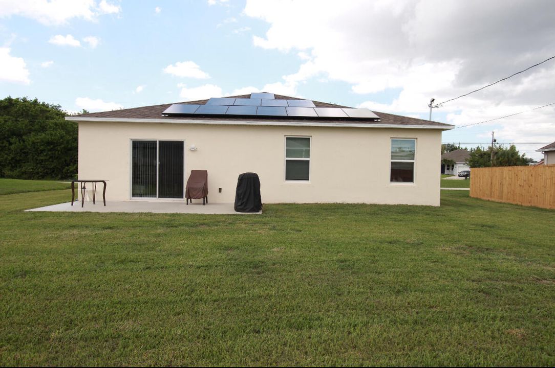 For Sale: $440,000 (3 beds, 2 baths, 1560 Square Feet)