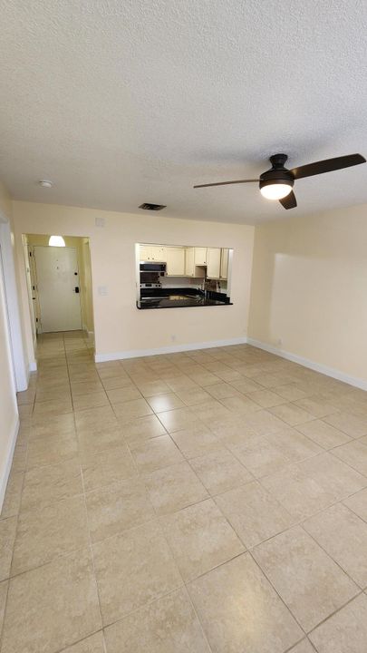 For Rent: $1,780 (1 beds, 1 baths, 1000 Square Feet)