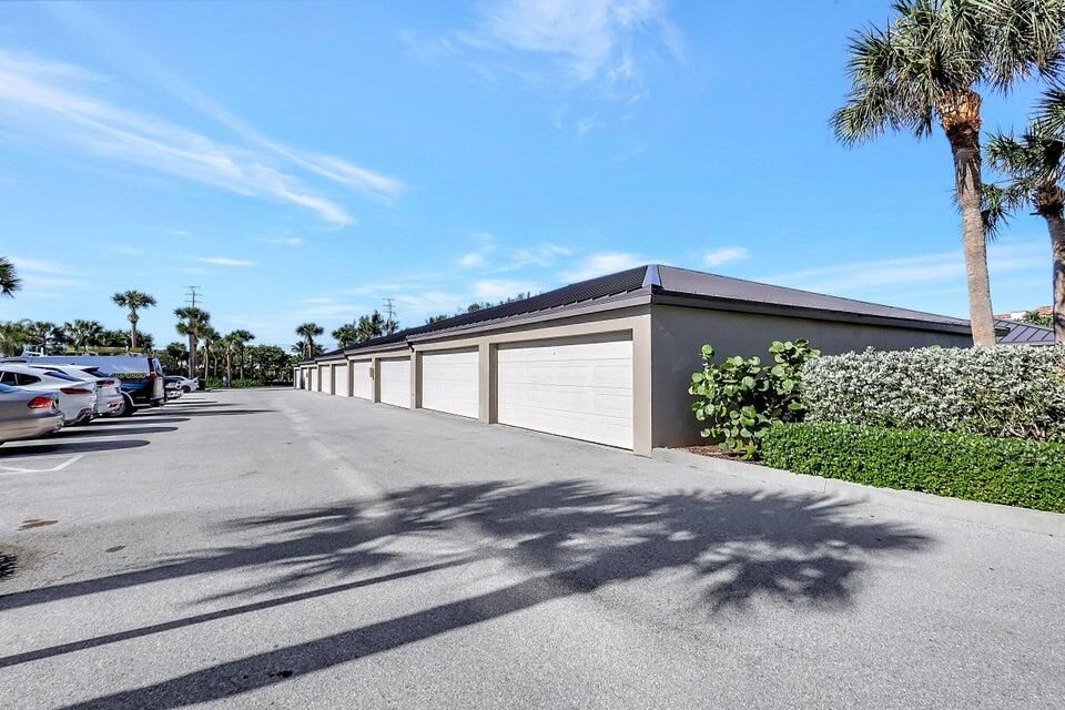 For Sale: $978,800 (3 beds, 2 baths, 2701 Square Feet)