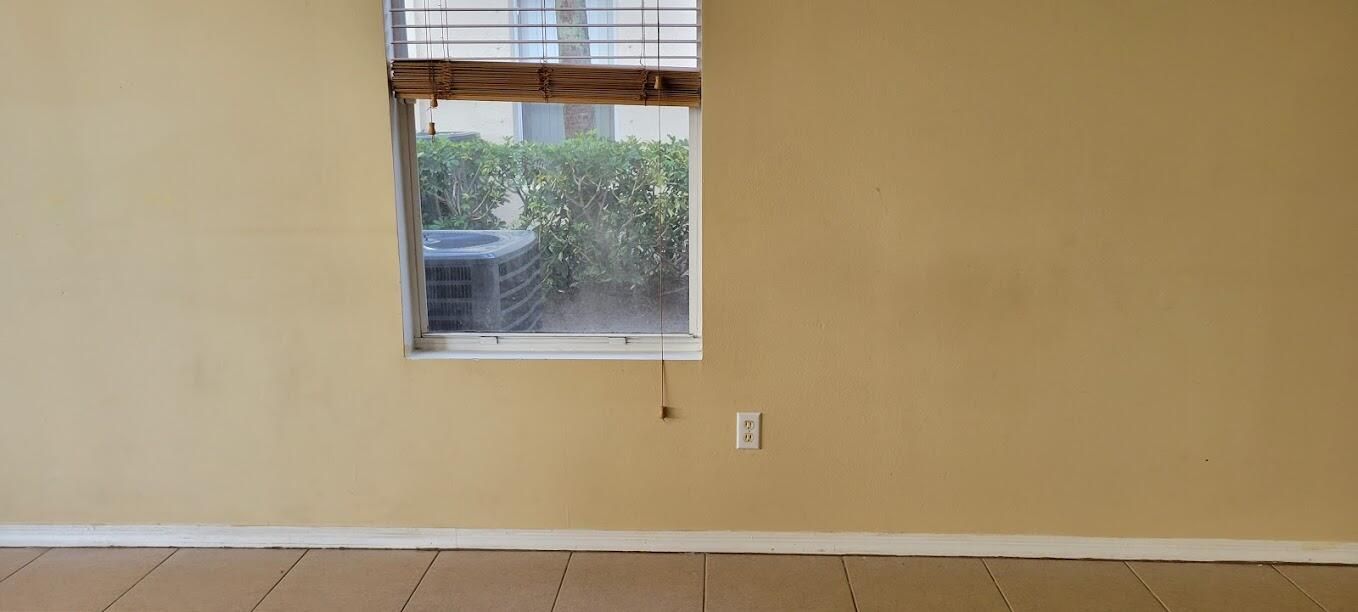 For Rent: $2,500 (3 beds, 2 baths, 1573 Square Feet)