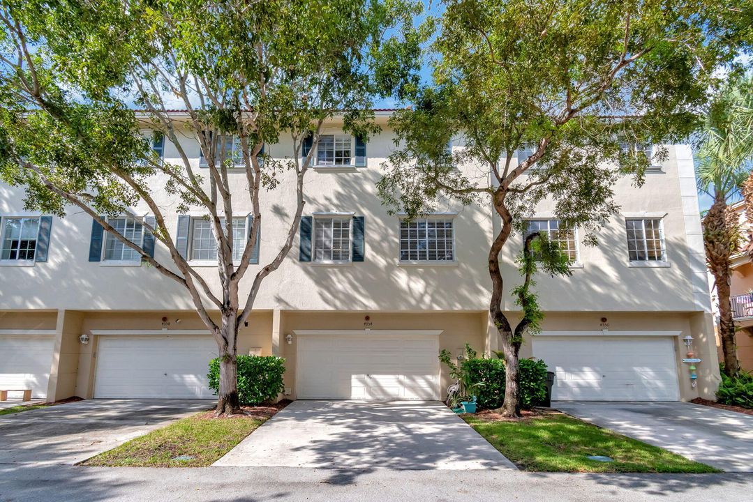 Active With Contract: $445,000 (3 beds, 2 baths, 1796 Square Feet)