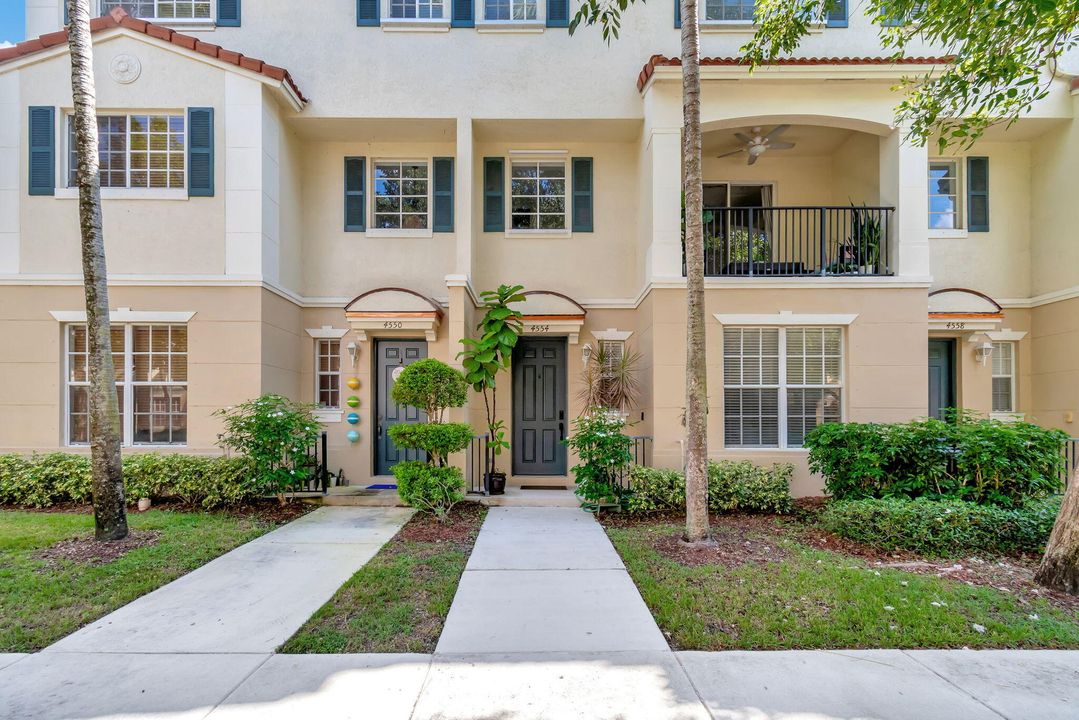 Active With Contract: $445,000 (3 beds, 2 baths, 1796 Square Feet)