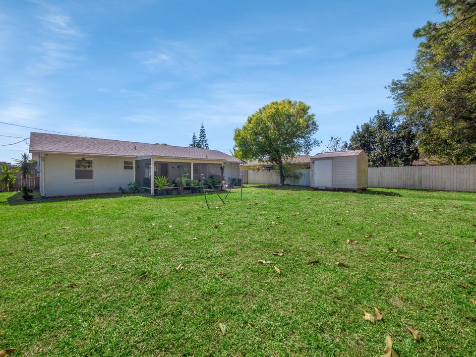 For Sale: $329,000 (2 beds, 2 baths, 1026 Square Feet)