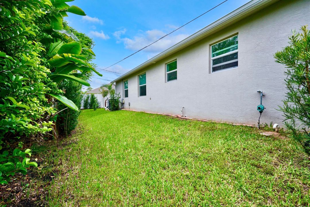 For Sale: $625,000 (3 beds, 3 baths, 2417 Square Feet)