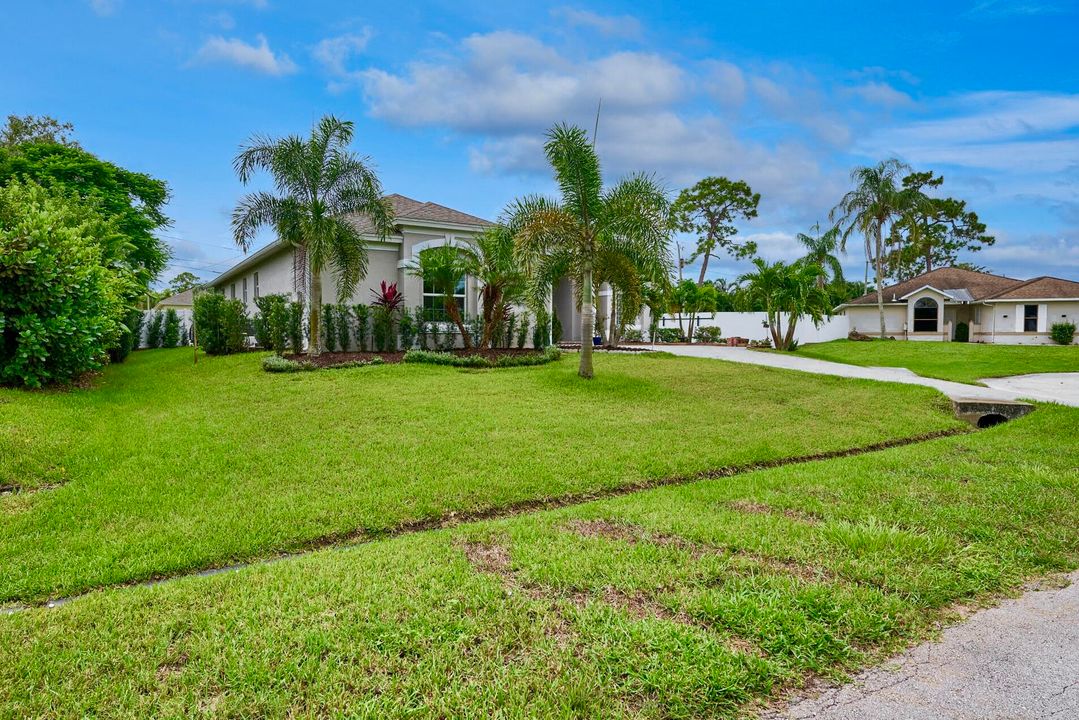 For Sale: $625,000 (3 beds, 3 baths, 2417 Square Feet)