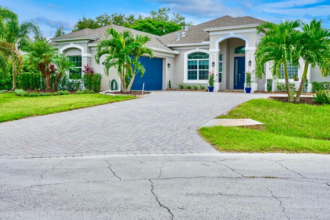 For Sale: $625,000 (3 beds, 3 baths, 2417 Square Feet)